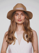 Strohoed Deluxe Bruin Met Beige Band