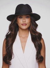 Strohoed Deluxe Zwart Met Zwarte Band