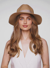 Chapeau de Paille Deluxe Brun Avec Lanière beige
